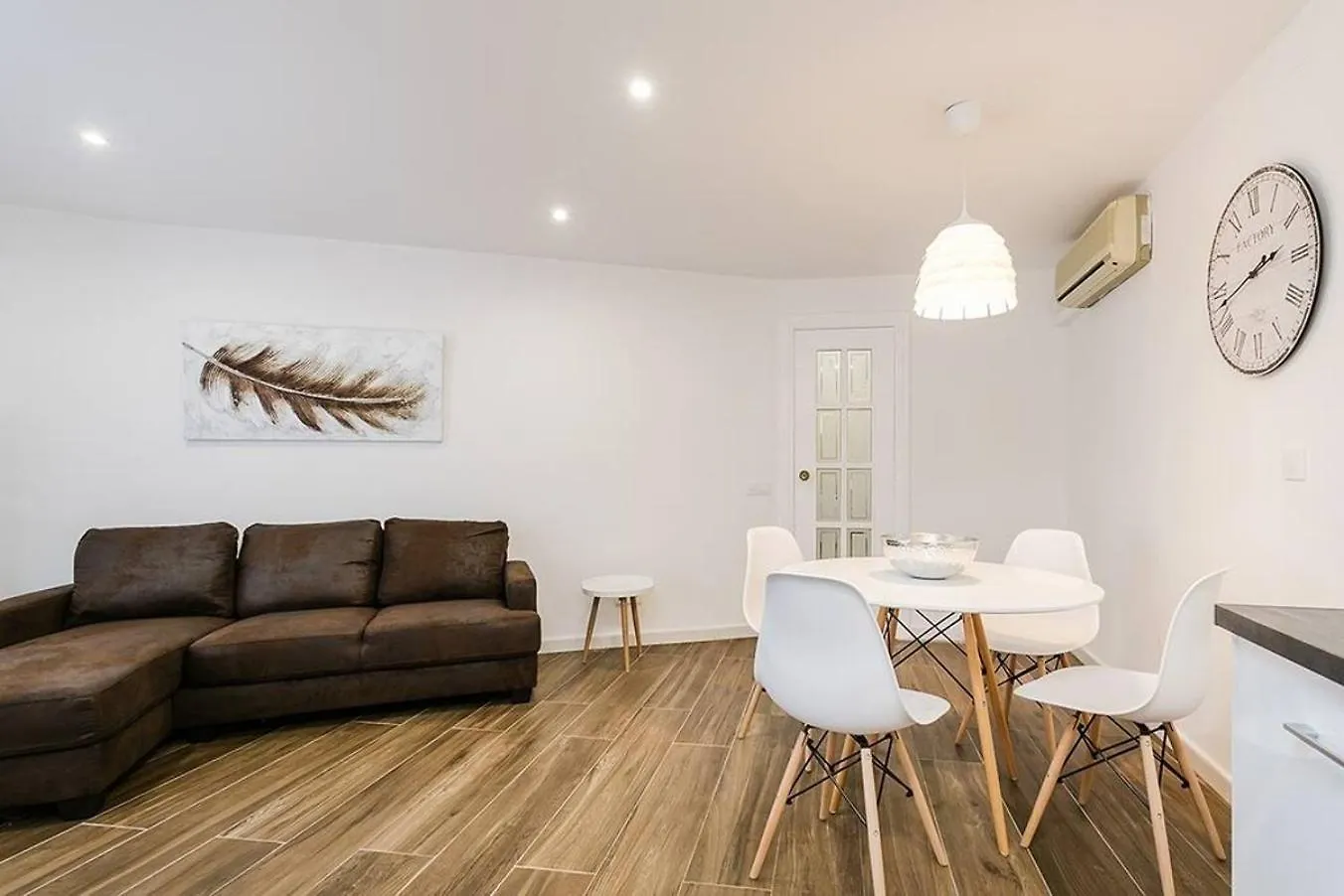 Stylish&Bright Close To Subway Esplugues de Llobregat 0*,