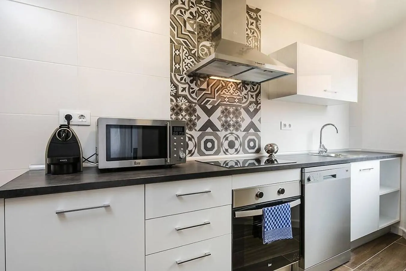 Stylish&Bright Close To Subway Esplugues de Llobregat 0*,