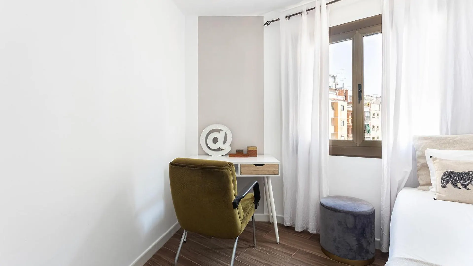 Stylish&Bright Close To Subway Esplugues de Llobregat Apartment