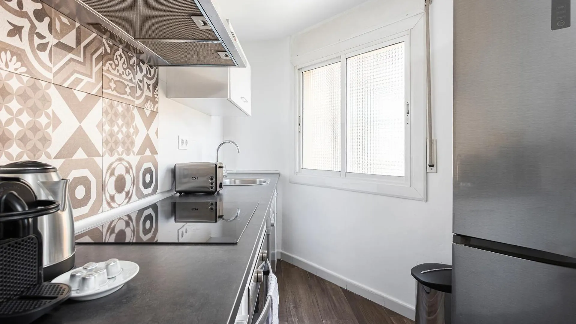Stylish&Bright Close To Subway Esplugues de Llobregat Apartment