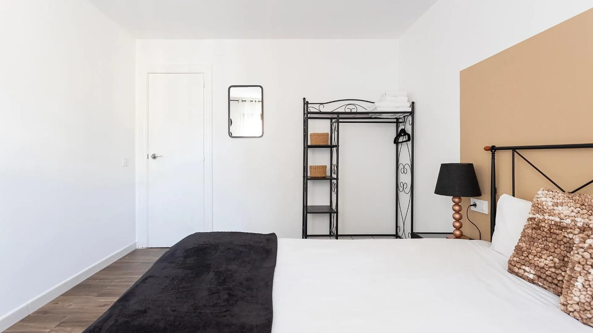 Stylish&Bright Close To Subway Esplugues de Llobregat 0*,  Spain