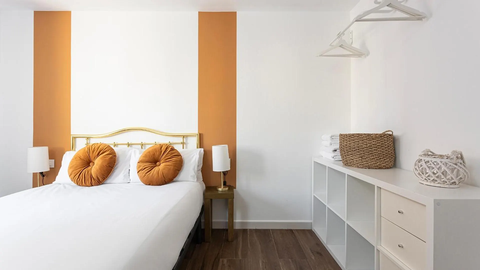 Stylish&Bright Close To Subway Esplugues de Llobregat 0*,