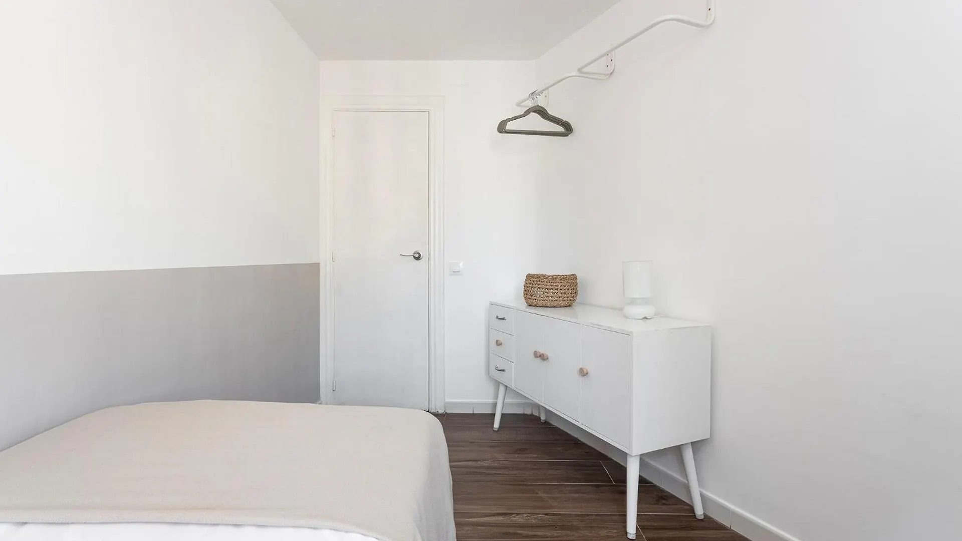 Stylish&Bright Close To Subway Esplugues de Llobregat Apartment