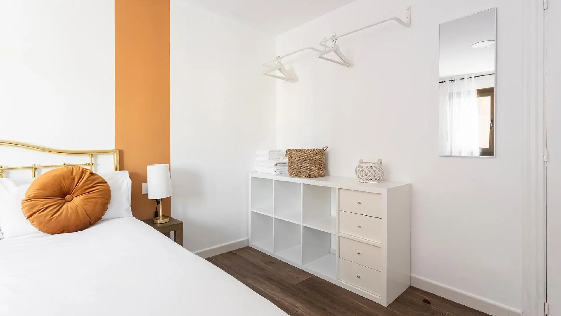 Stylish&Bright Close To Subway Esplugues de Llobregat 0*,  Spain